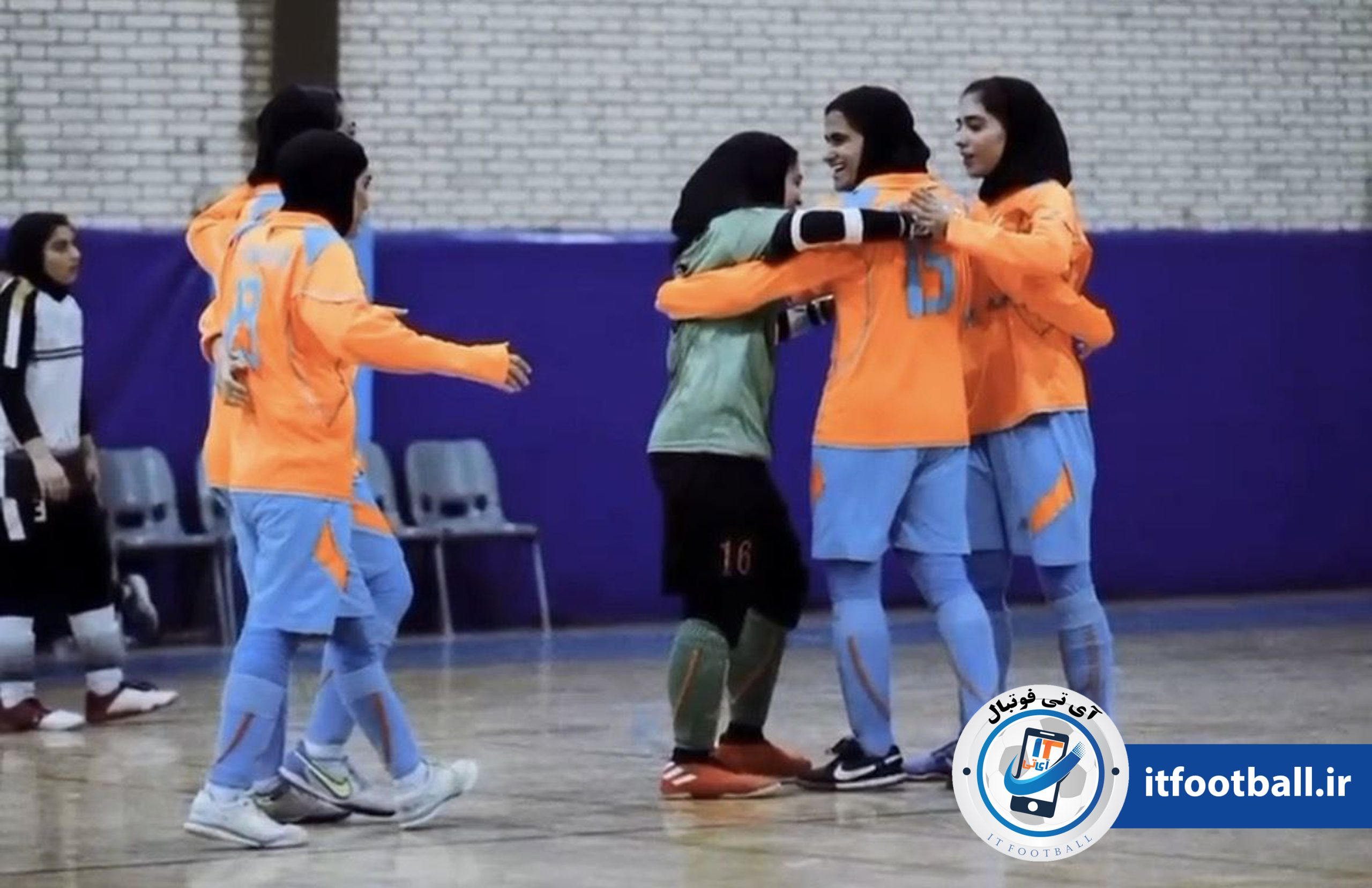 فوتسال بانوان تارا آقاجانی